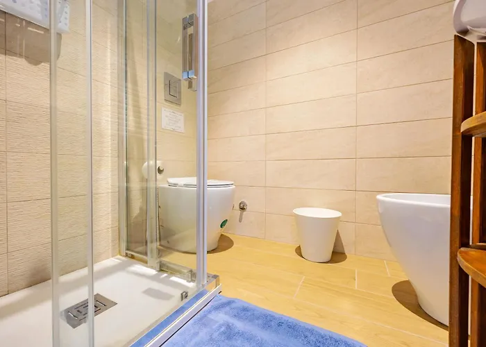 Luminosa Con Bagno Privato Interno - Vicina Metro Roma