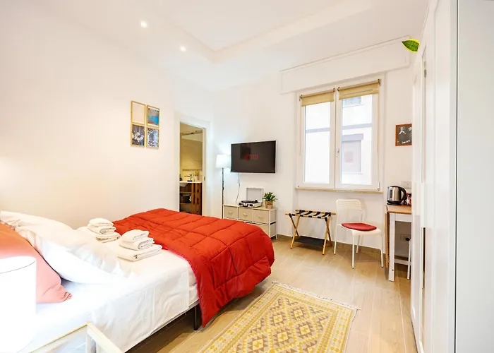 Luminosa Con Bagno Privato Interno - Vicina Metro *